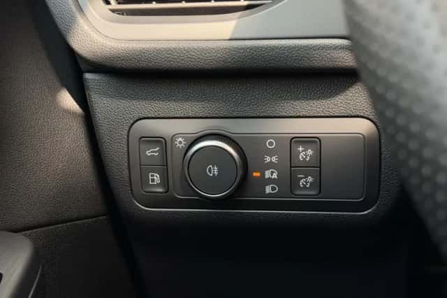 Ford Kuga (2024) thumbnail 27