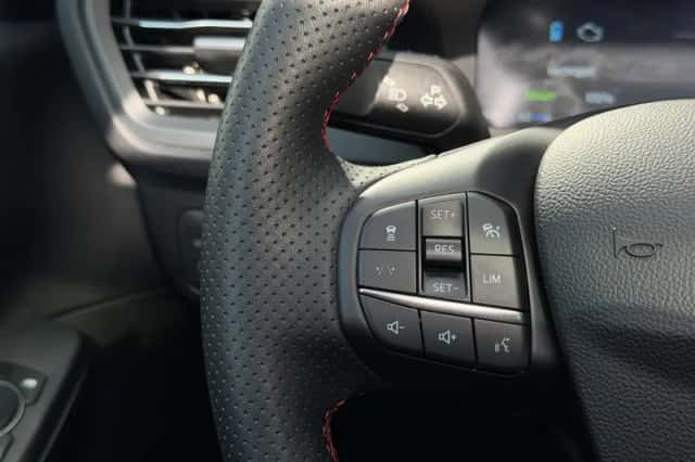 Ford Kuga (2024) thumbnail 29