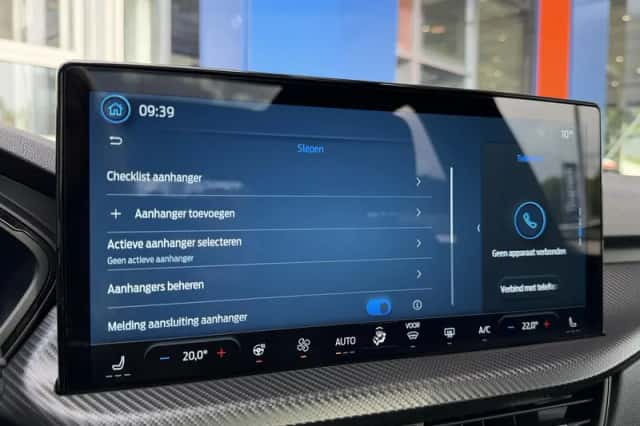 Ford Kuga (2024) thumbnail 44