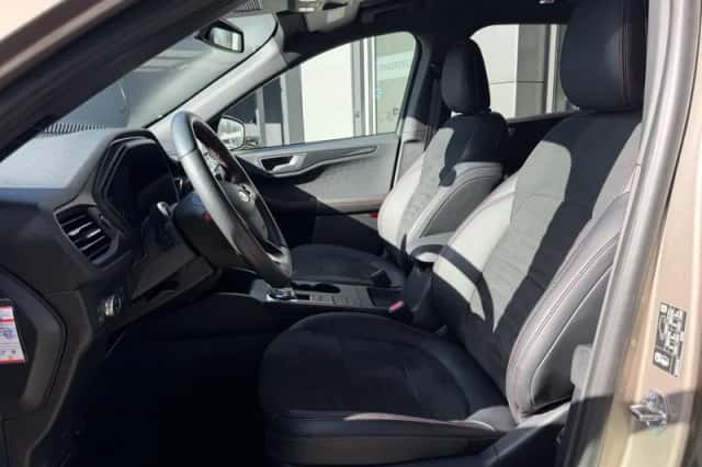 Ford Kuga (2020) thumbnail 12