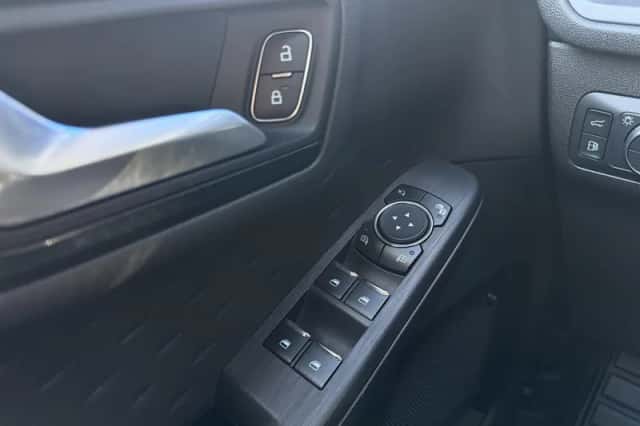 Ford Kuga (2020) thumbnail 18