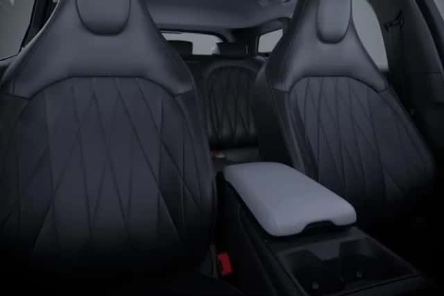 Ford Explorer (2026) thumbnail 4
