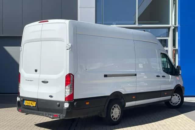 Ford Transit (2024) thumbnail 2