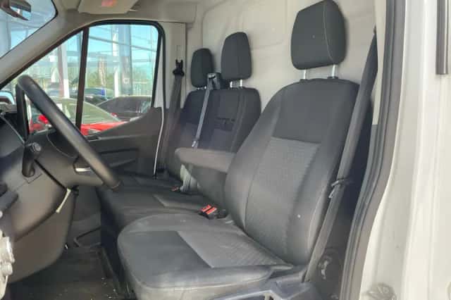 Ford Transit (2024) thumbnail 4
