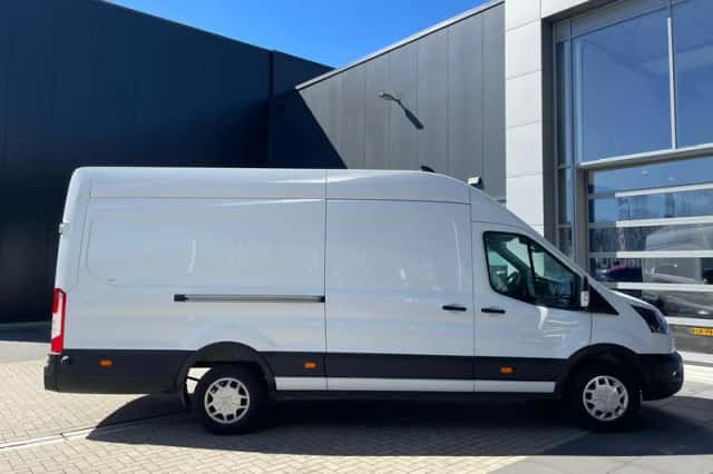 Ford Transit (2024) thumbnail 8