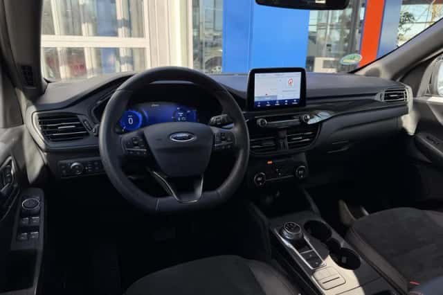 Ford Kuga (2022) thumbnail 2