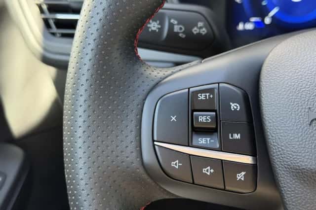 Ford Kuga (2022) thumbnail 19