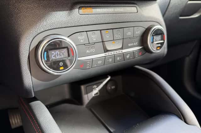 Ford Kuga (2022) thumbnail 24