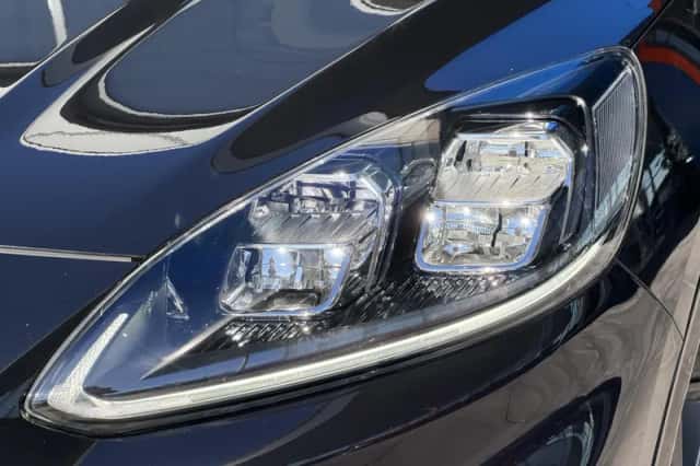 Ford Kuga (2022) thumbnail 6