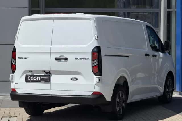 Ford Transit Custom (2025) thumbnail 2