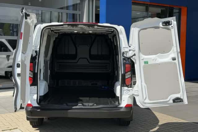Ford Transit Custom (2025) thumbnail 6