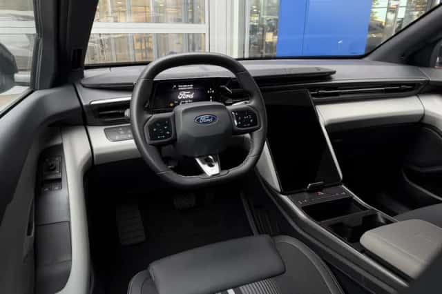 Ford Capri (2026) thumbnail 2