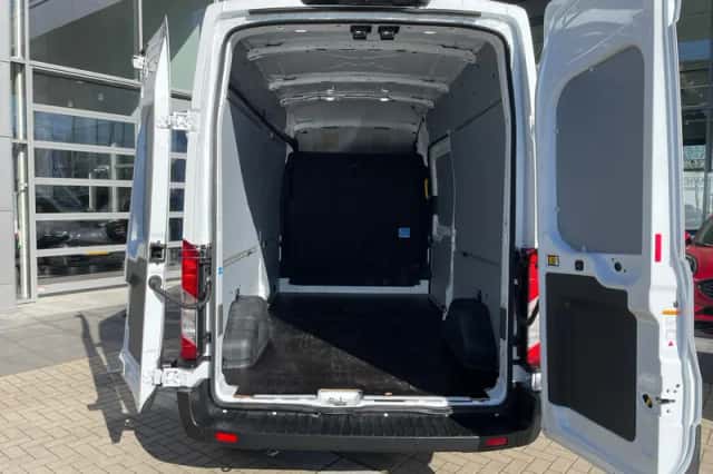 Ford Transit (2024) thumbnail 24