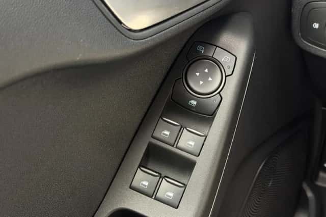Ford Fiesta (2023) thumbnail 15