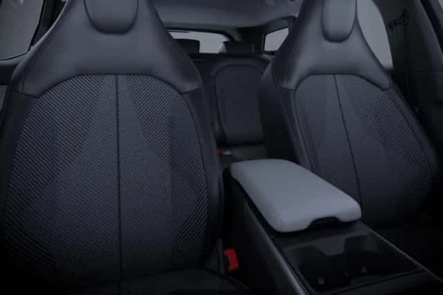 Ford Explorer (2026) thumbnail 4