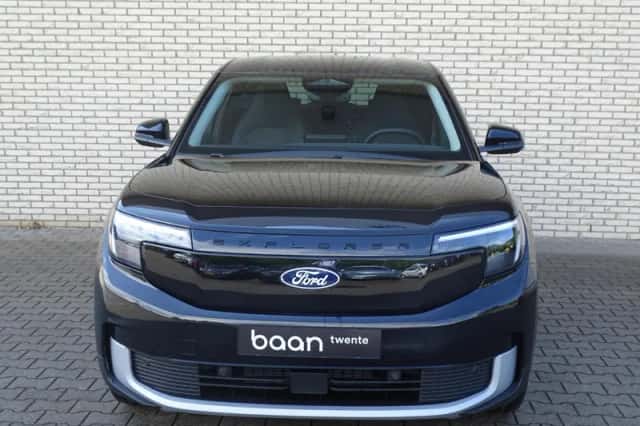 Ford Explorer (2026) thumbnail 3