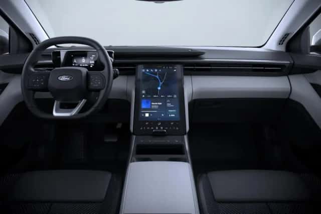 Ford Explorer (2026) thumbnail 3