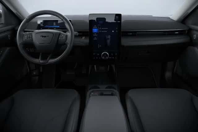Ford Mustang Mach-E (2026) thumbnail 2