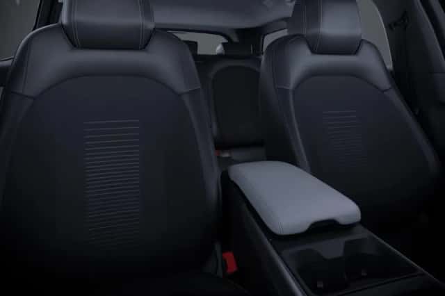 Ford Explorer (2026) thumbnail 4