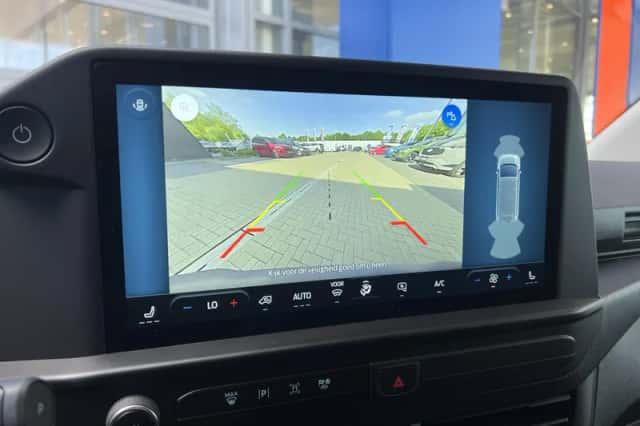 Ford E-Transit Custom (2025) thumbnail 32