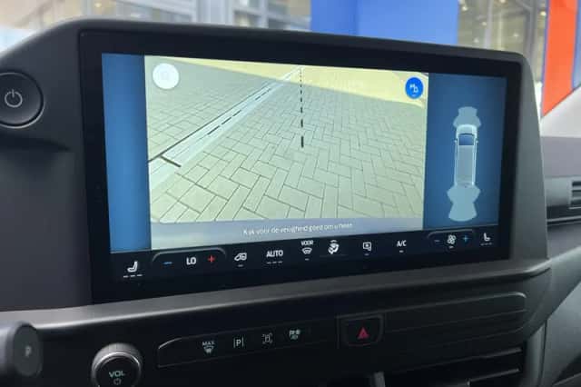 Ford E-Transit Custom (2025) thumbnail 34