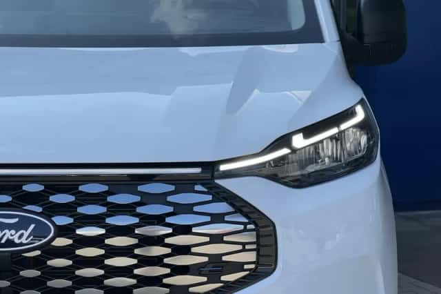 Ford E-Transit Custom (2025) thumbnail 7