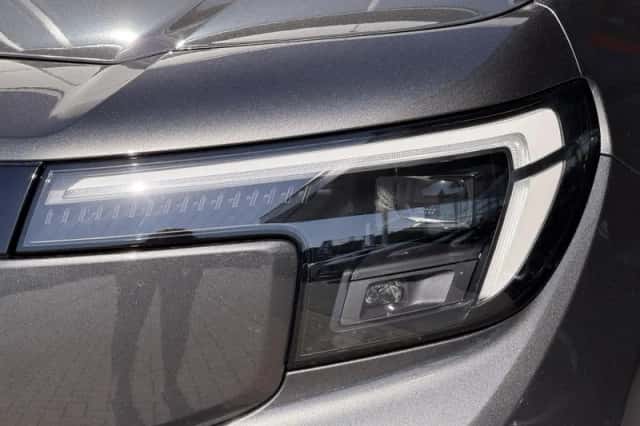 Ford Explorer (2026) thumbnail 6
