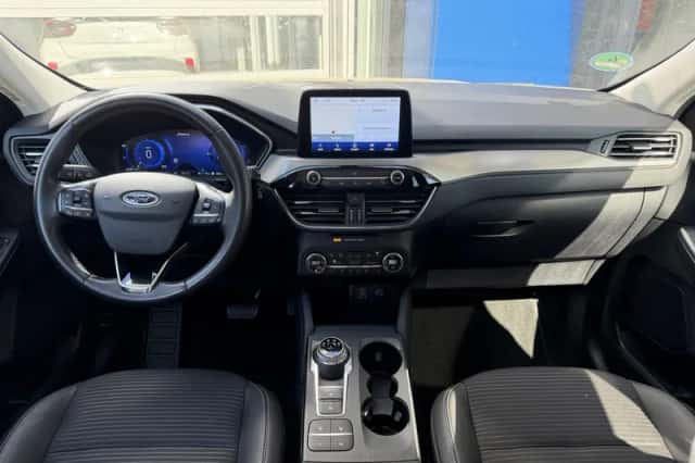 Ford Kuga (2022) thumbnail 2