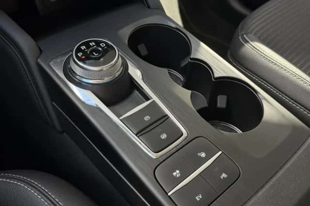 Ford Kuga (2022) thumbnail 11