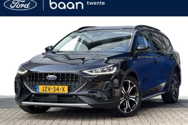 Ford Focus (2022) thumbnail 1
