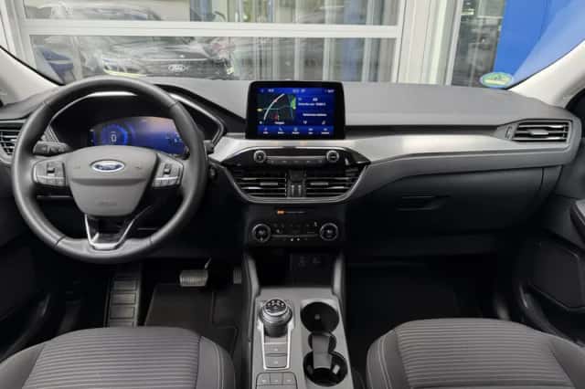 Ford Kuga (2022) thumbnail 2