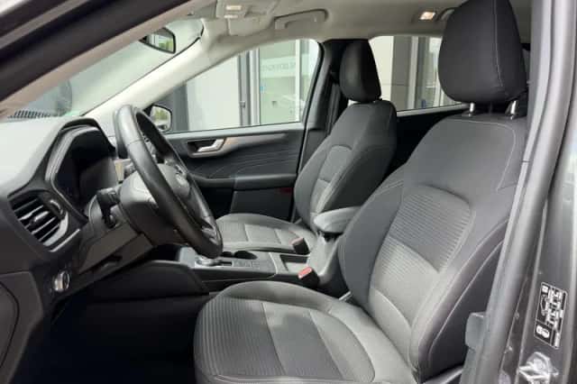 Ford Kuga (2022) thumbnail 12