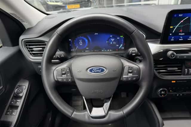 Ford Kuga (2022) thumbnail 15