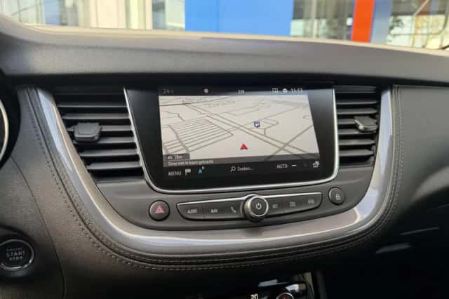 Opel Grandland X (2020) thumbnail 23