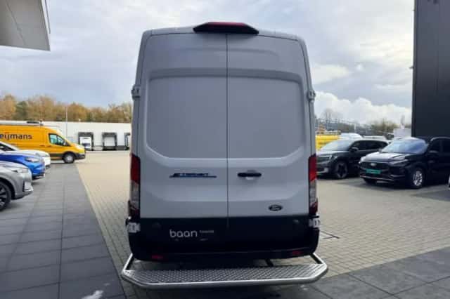 Ford E-Transit (2026) thumbnail 12