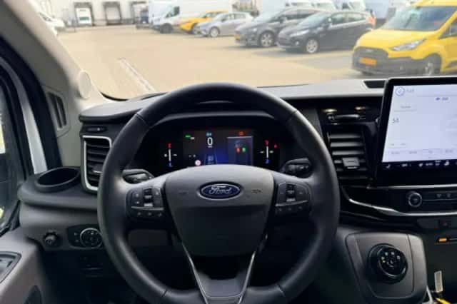 Ford E-Transit (2026) thumbnail 19