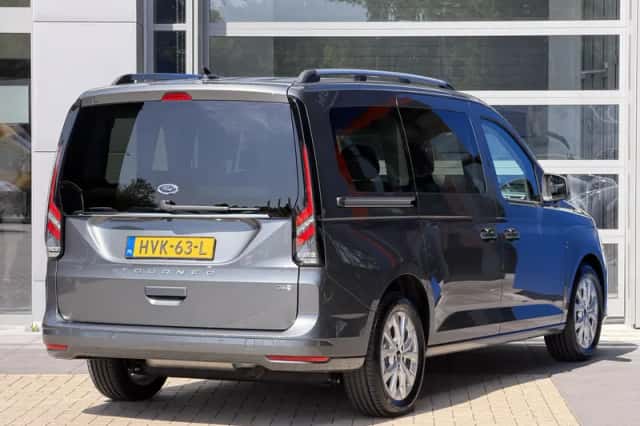Ford Tourneo Connect (2025) thumbnail 3