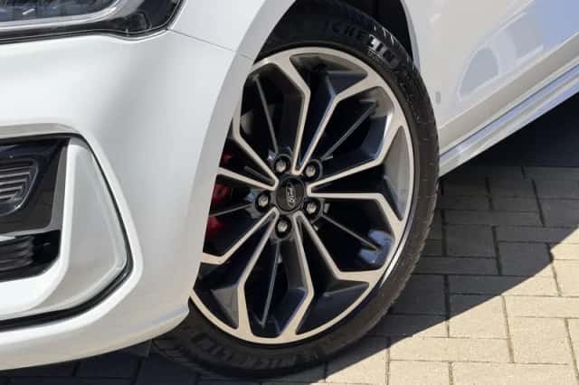 Ford Focus (2025) thumbnail 9