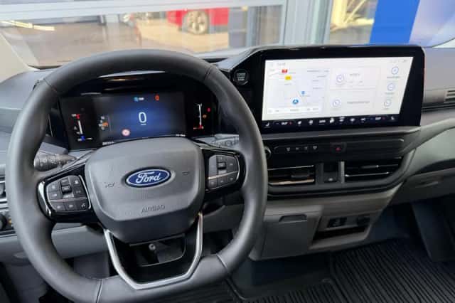 Ford Transit Custom (2024) thumbnail 2