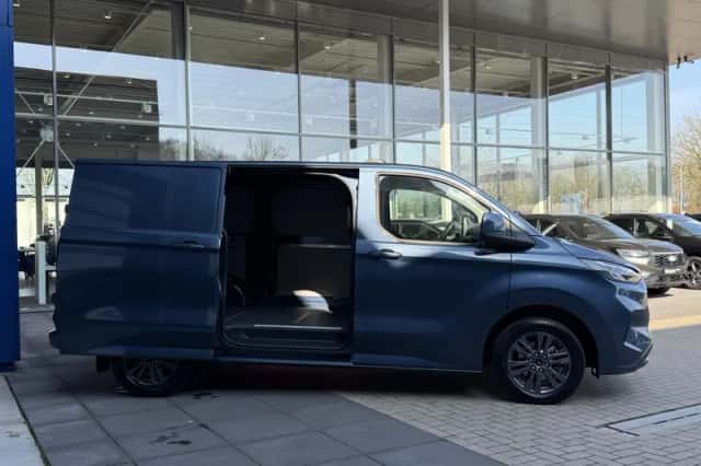 Ford Transit Custom (2024) thumbnail 5