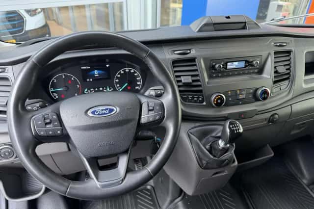 Ford Transit (2023) thumbnail 2