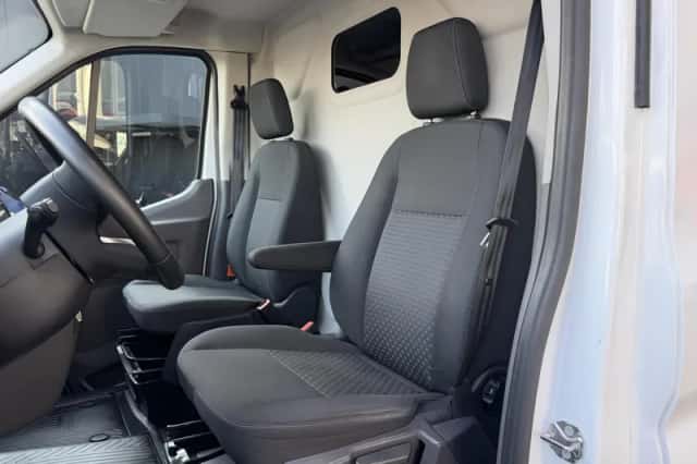 Ford Transit (2023) thumbnail 16