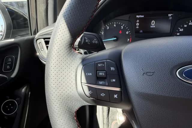 Ford Fiesta (2018) thumbnail 16