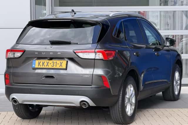 Ford Kuga (2022) thumbnail 3