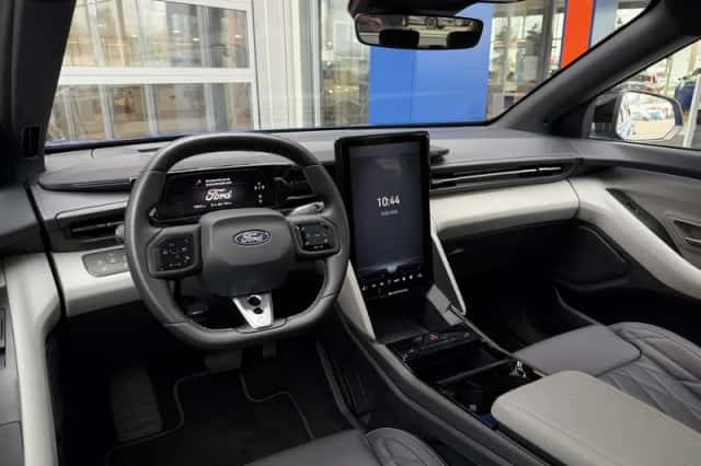 Ford Capri (2024) thumbnail 7