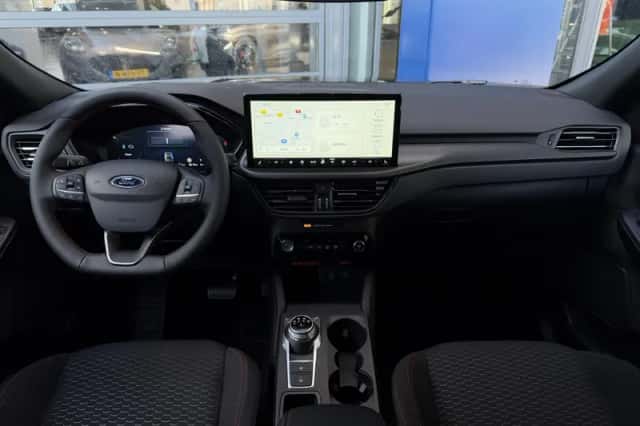 Ford Kuga (2026) thumbnail 2
