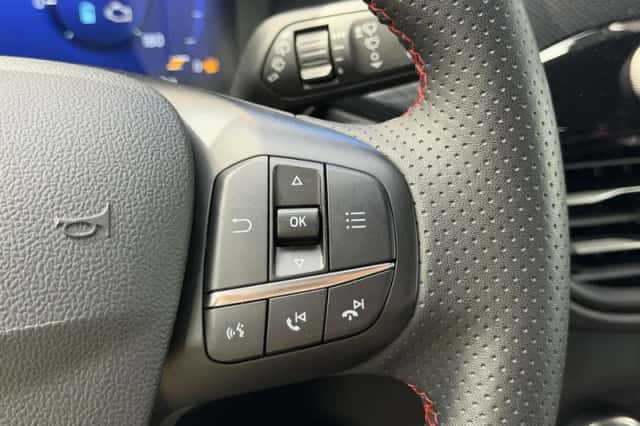 Ford Kuga (2022) thumbnail 24
