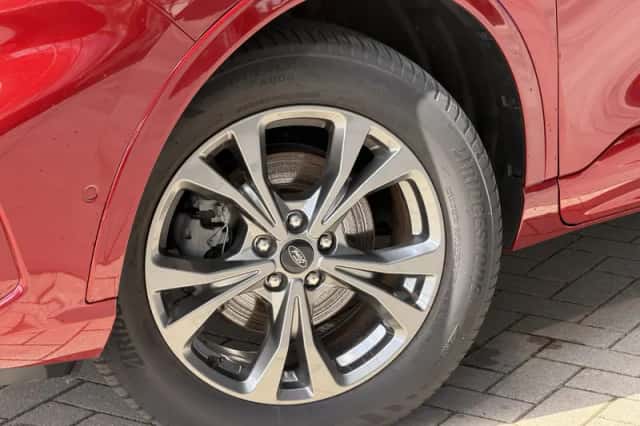 Ford Kuga (2022) thumbnail 8