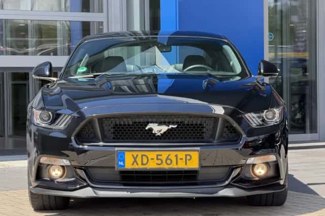 Ford Mustang (2017) thumbnail 4