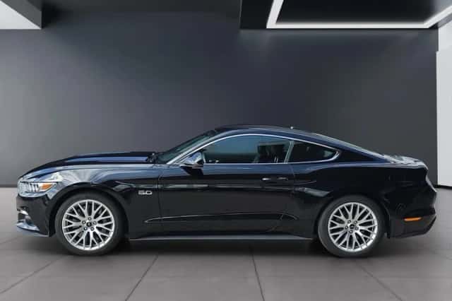 Ford Mustang (2017) thumbnail 6